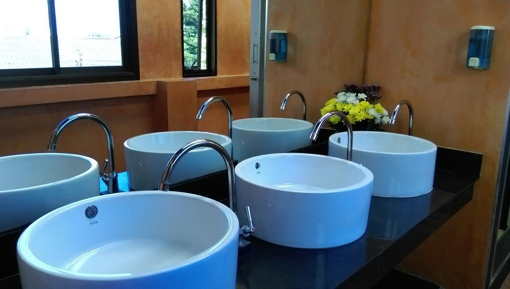 Salsa Hostel Chumphon Exterior photo
