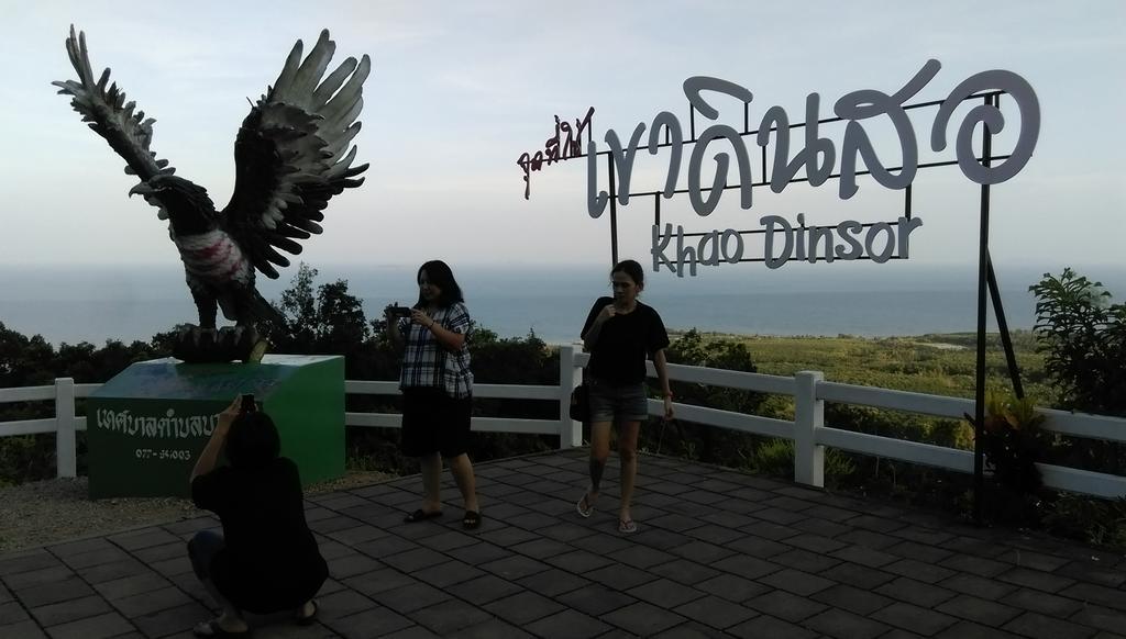 Salsa Hostel Chumphon Exterior photo